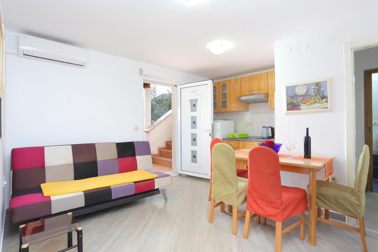 Apartments By The Sea Seget Vranjica, Trogir - 13771 エクステリア 写真