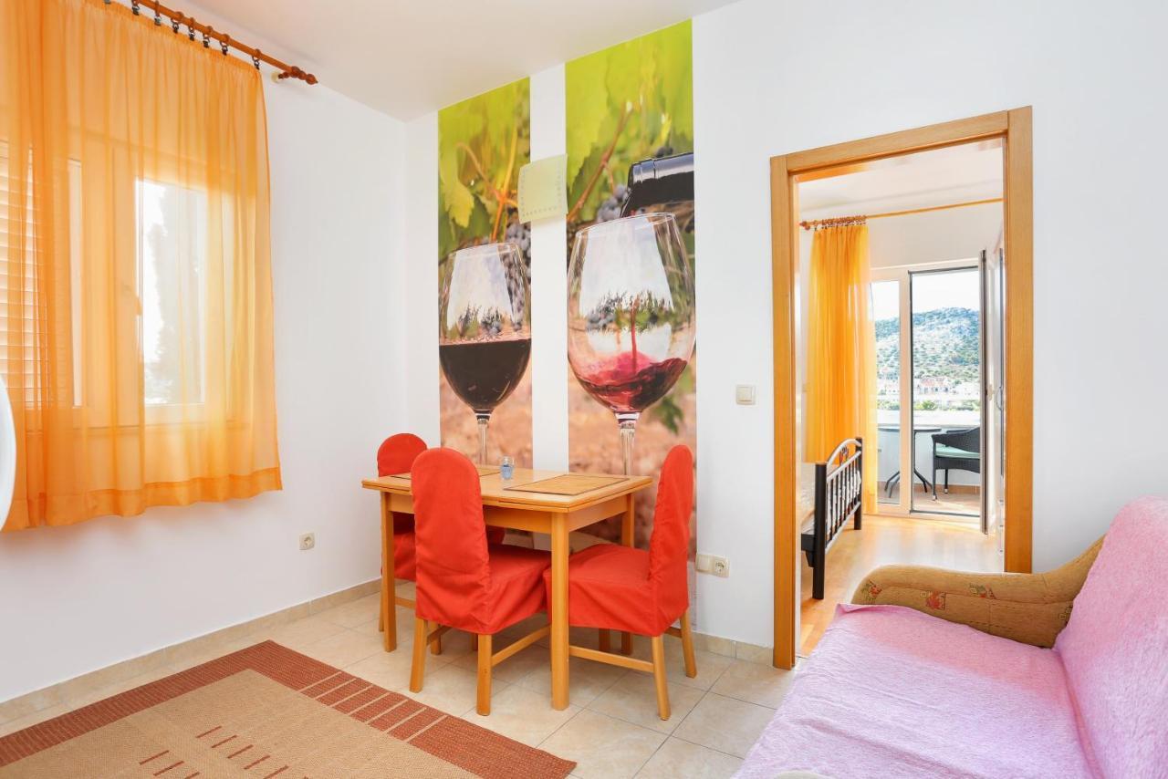 Apartments By The Sea Seget Vranjica, Trogir - 13771 エクステリア 写真