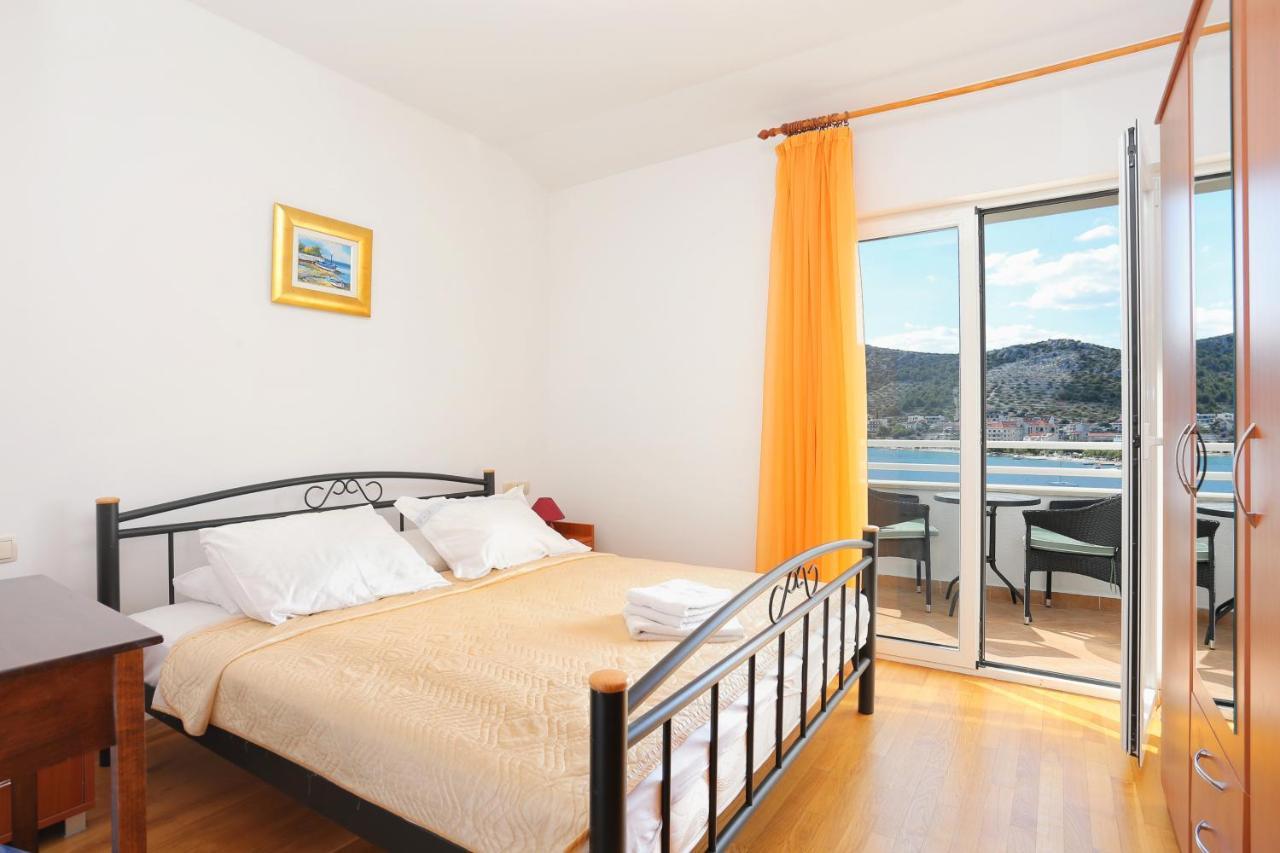 Apartments By The Sea Seget Vranjica, Trogir - 13771 エクステリア 写真