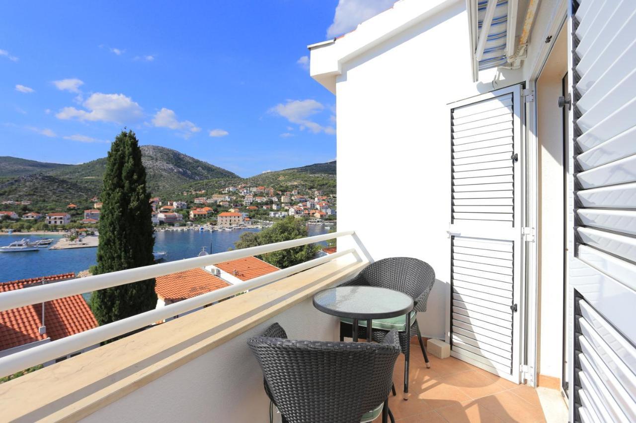 Apartments By The Sea Seget Vranjica, Trogir - 13771 エクステリア 写真